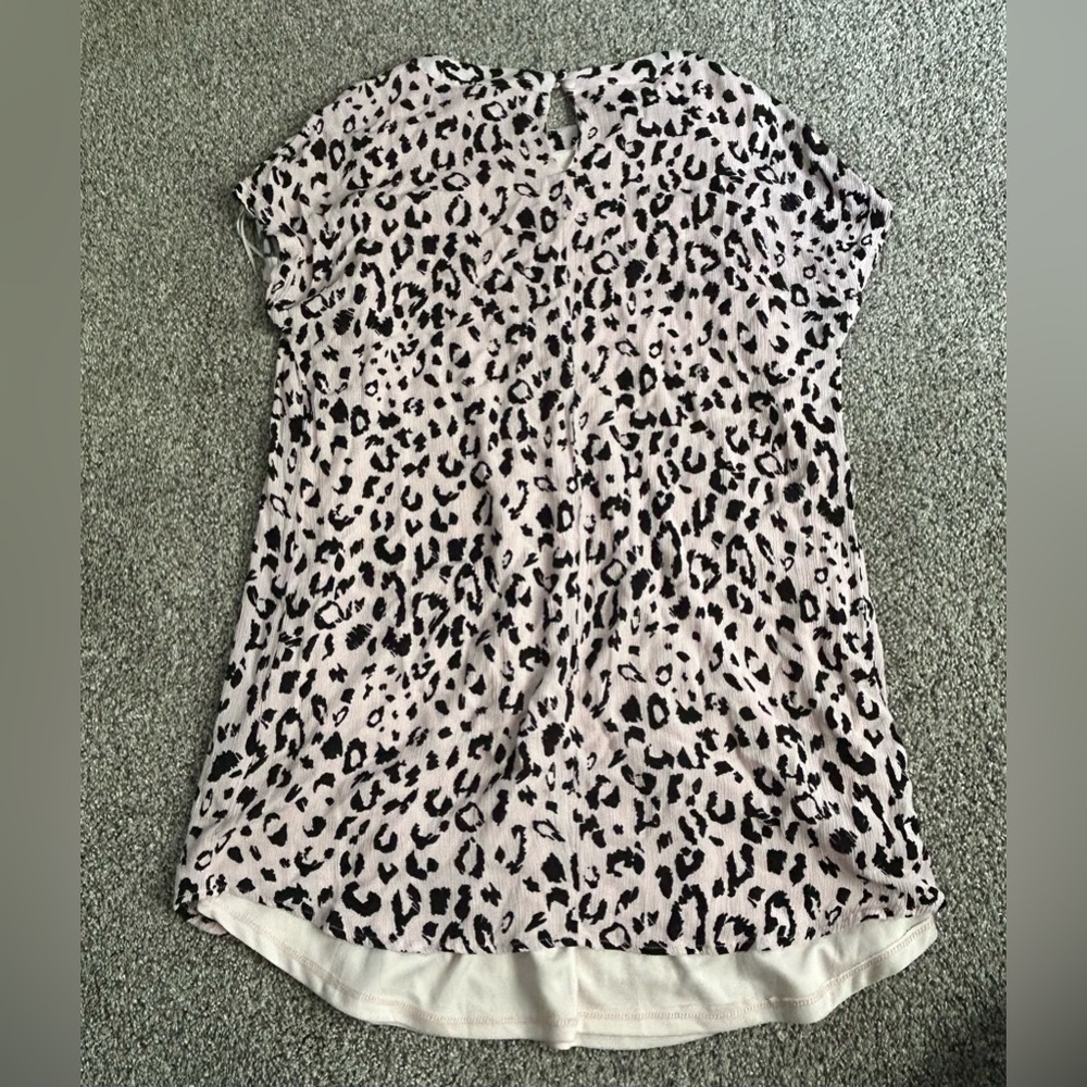 Savanna Jane Black and Pink Leopard Print Short Sleeve Top Size L